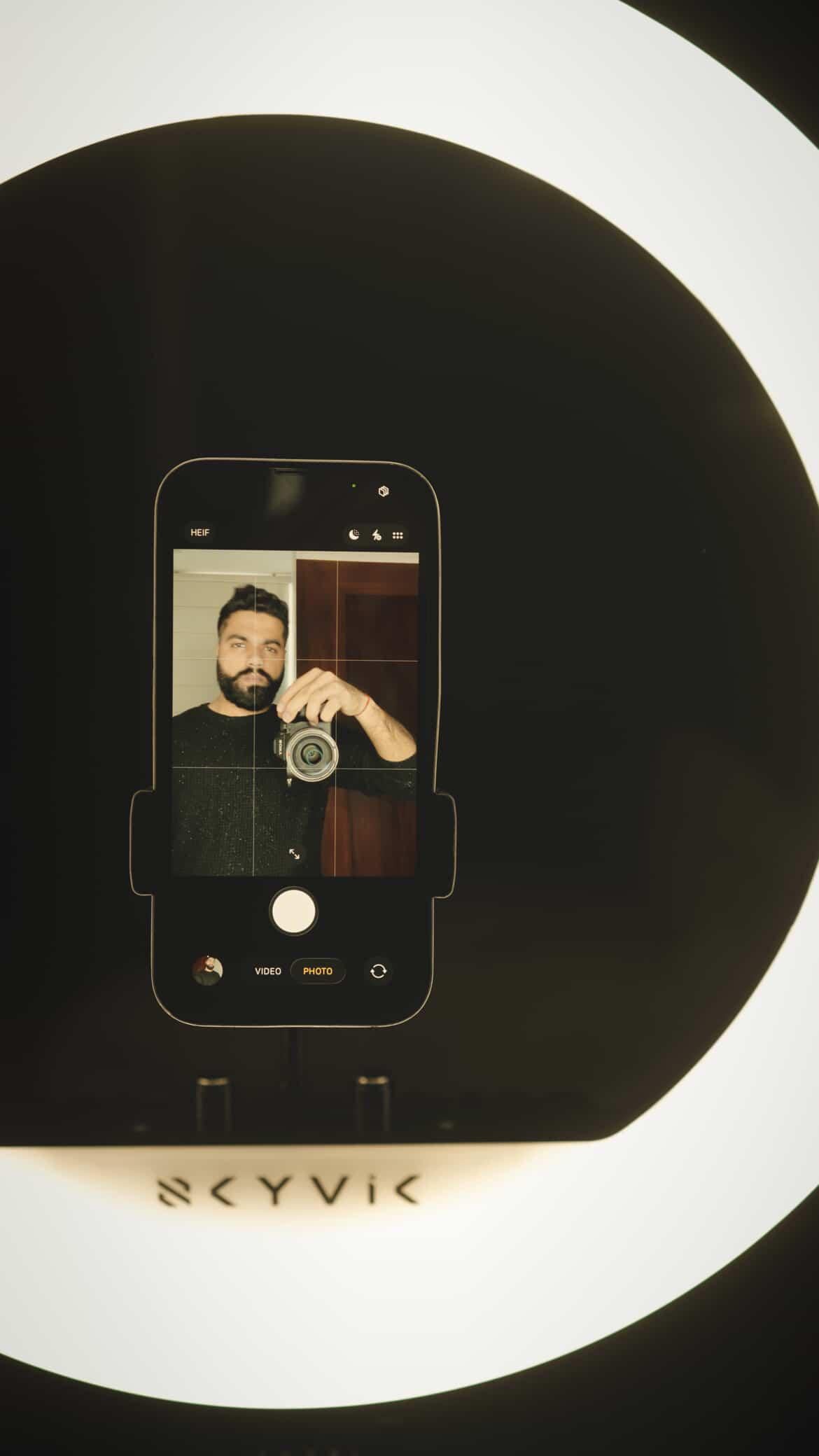 SKYVIK Loop 18-Inch Bi-Colour Ring Light