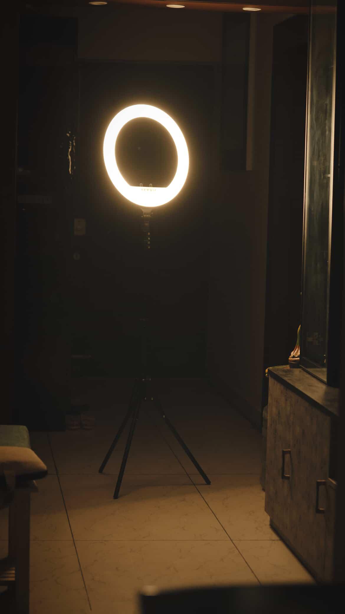 SKYVIK Loop 18-Inch Bi-Colour Ring Light