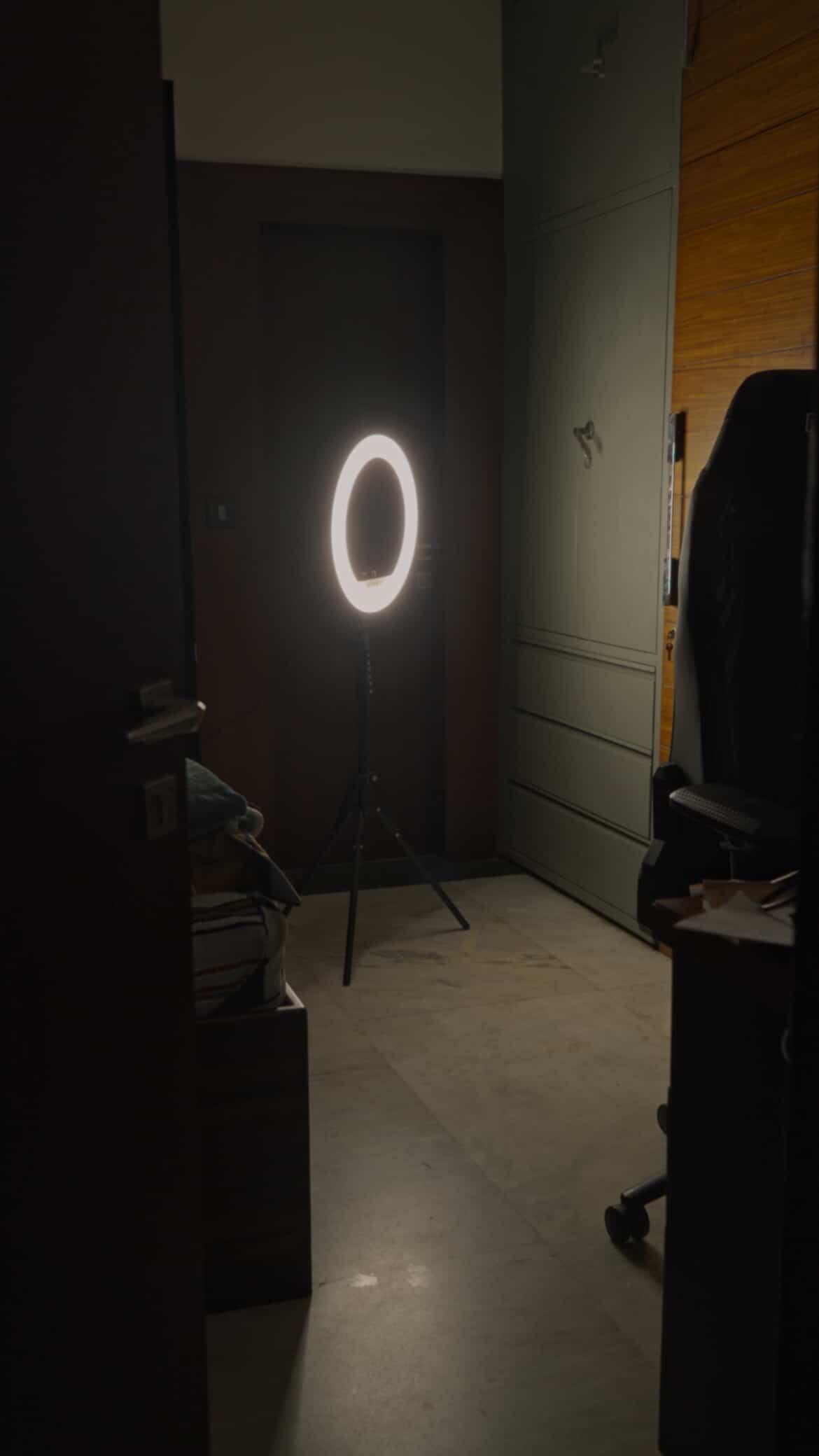 SKYVIK Loop 18-Inch Bi-Colour Ring Light