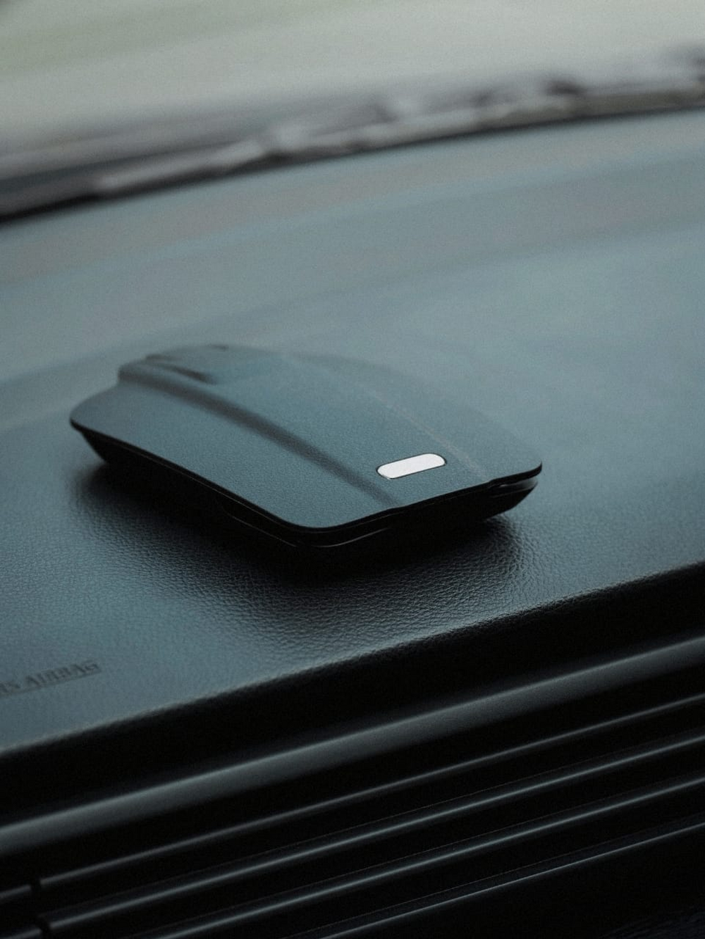 SKYVIK TRUHOLD GPS Clutch Car mount Smartphone Holder