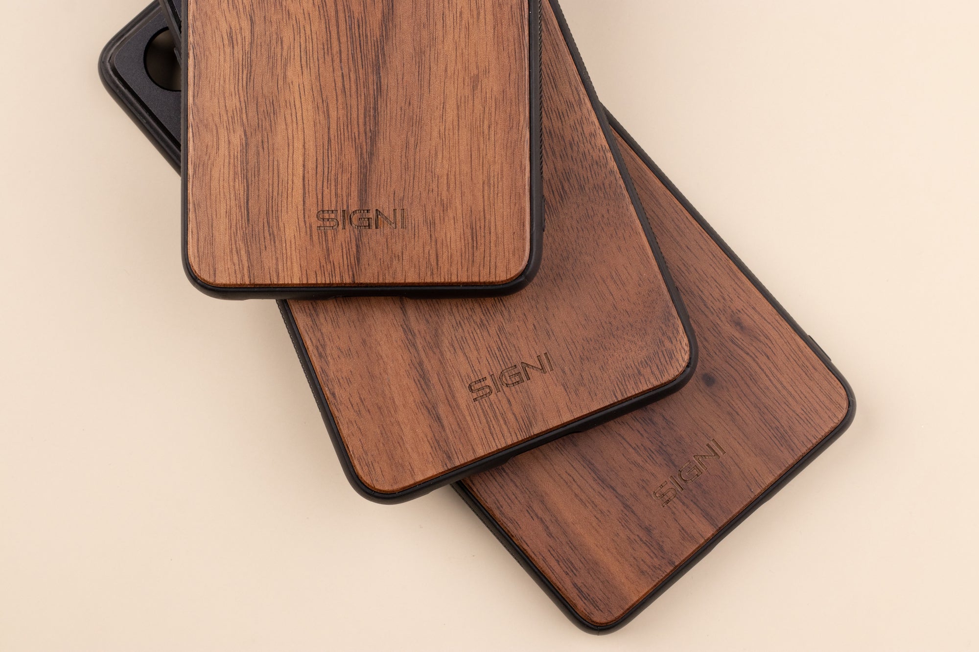 SKYVIK SIGNI One Plastic & Walnut Wood Mobile Lens case Black and Brown (Samsung S21 Plus)